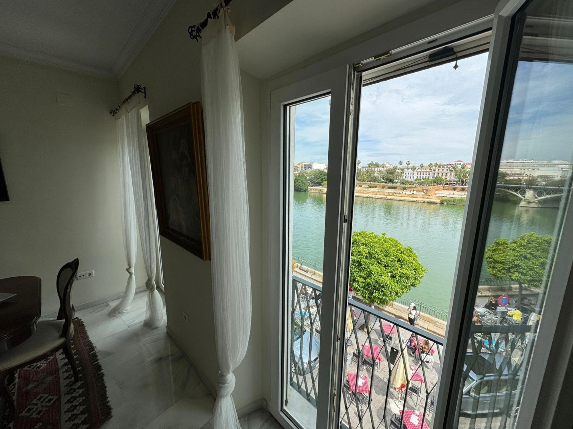 Апартаменти Wonderful Duplex In Calle Betis Севілья Екстер'єр фото